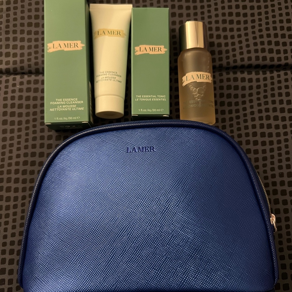 La Mer Skincare Collection with Blue Pouch